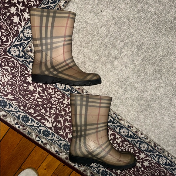 Kids burberry rain boots - Picture 2 of 5